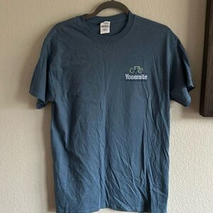 Gildan T shirt Yosemite print Sz M never ever used